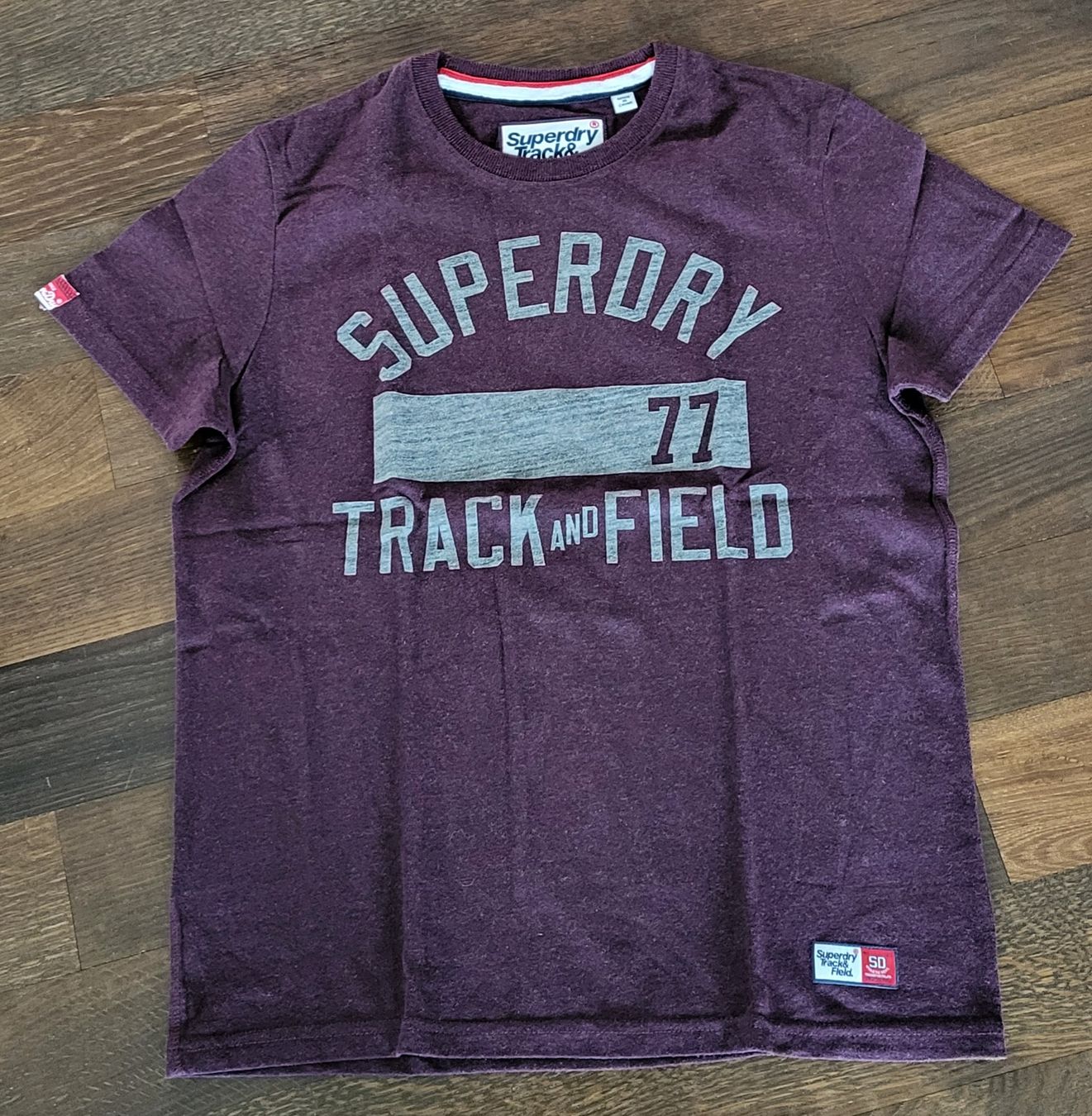 Superdry T-shirt: Superdry Track and Field L – Nuovo (secondo la descrizione) da Unterseen venduto da rej_lnk9