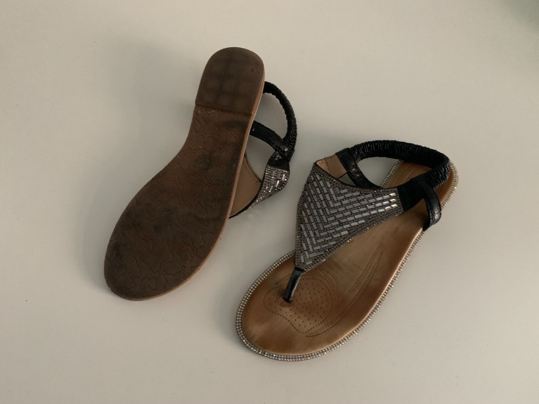 Scarpe da donna: HF SHOES - Flip Flops mit Strass 39 – Usato da Zürich venduto da Diazaio 2