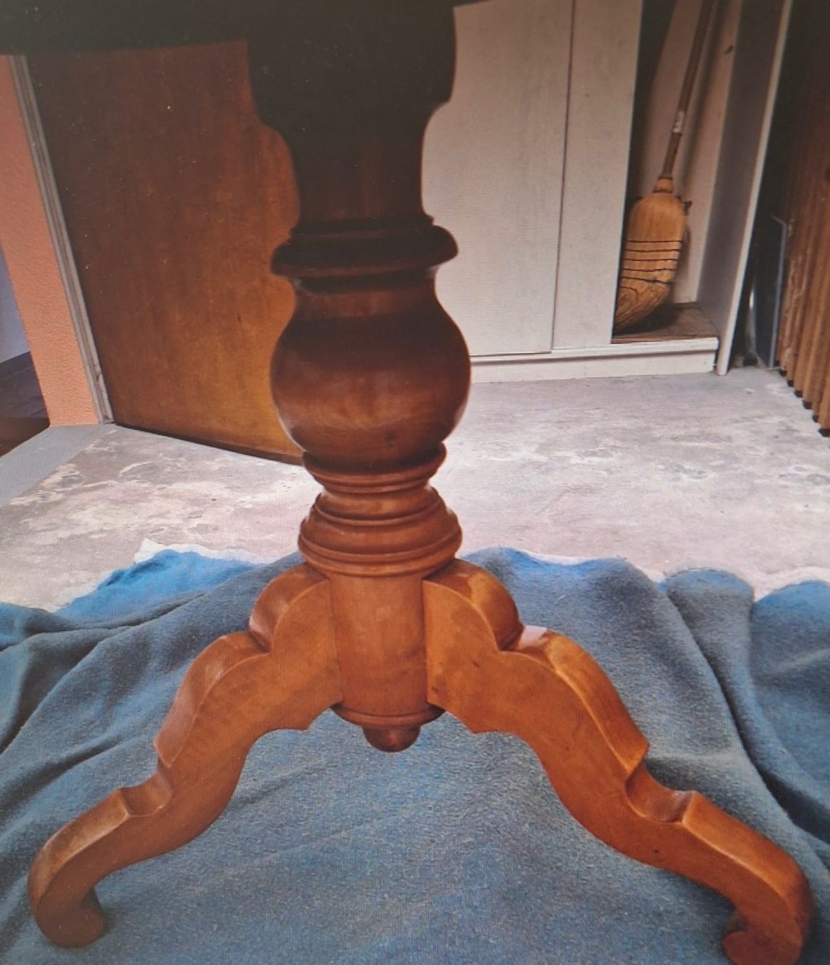 Tische: Esstisch aus Holz, Rund – Gebraucht aus Castagnola von cla_l8vw 2