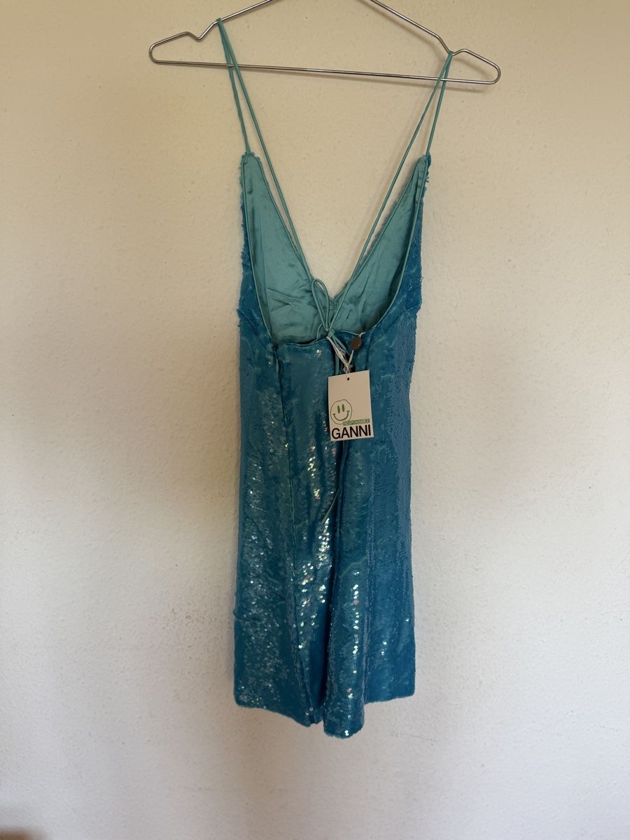 Ganni Vestiti: Ganni sequined satin mini dress – Nuovo e nell'imballaggio originale da Versoix venduto da pen_6hgs 1