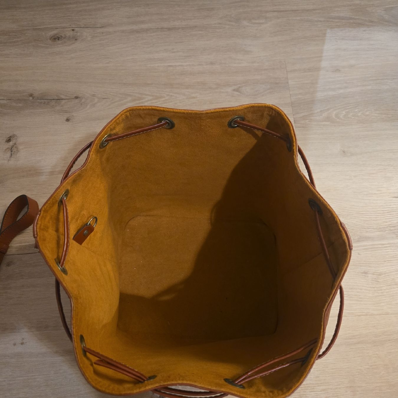 Louis Vuitton Taschen für Damen: Louis Vuitton Petit Noé 1995 – Gebraucht aus Weinfelden von lexamo94 2