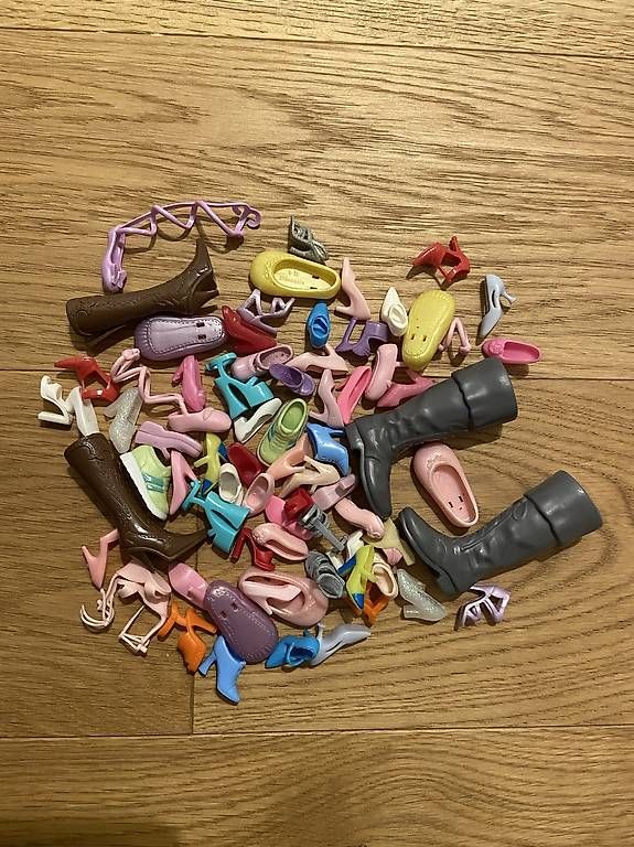 Poupées: Diverse Barbieschuhe – D'occasion à Bern par jul_psg2