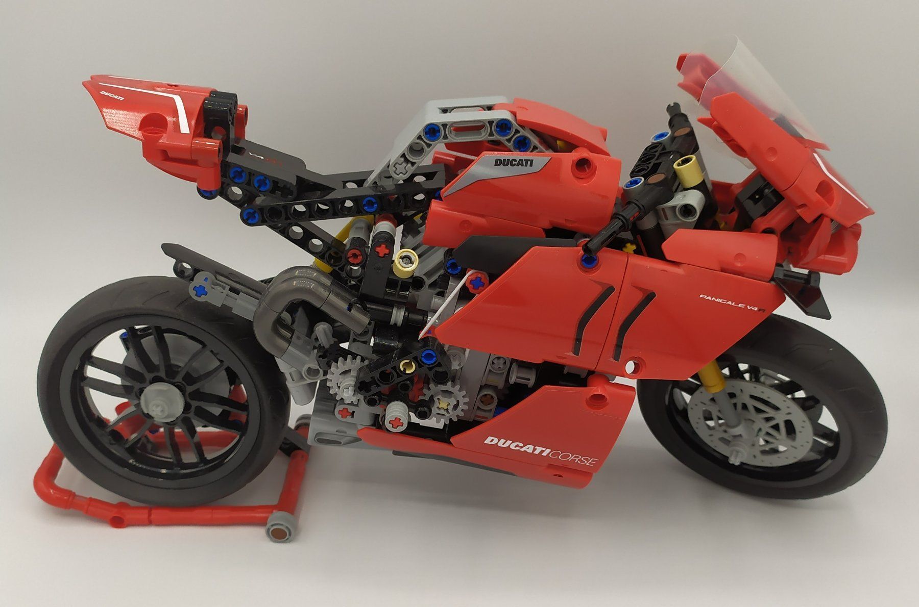 Technics Kit di costruzioni: Lego 42107 Technic Ducati Panigale V4 – Usato da Schlatt TG venduto da AndrTra 5