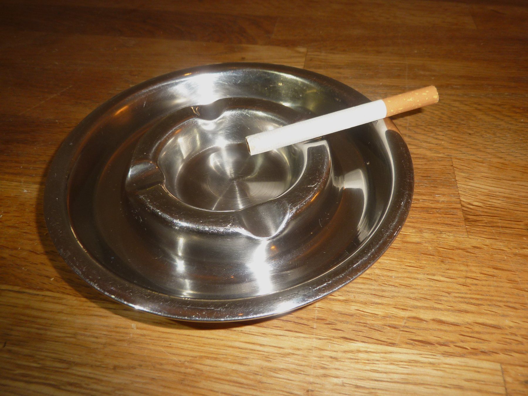 Aschenbecher: Aschenbecher edel Spring swiss 14 cm – Gebraucht aus Hochfelden von swissice 1