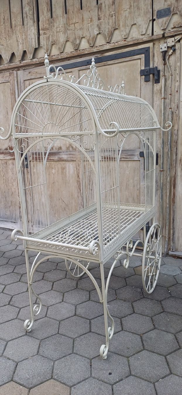 Vasi per fiori: Schöner Blumenwagen aus Metall – Usato da Flawil venduto da Pinkmalibu 2