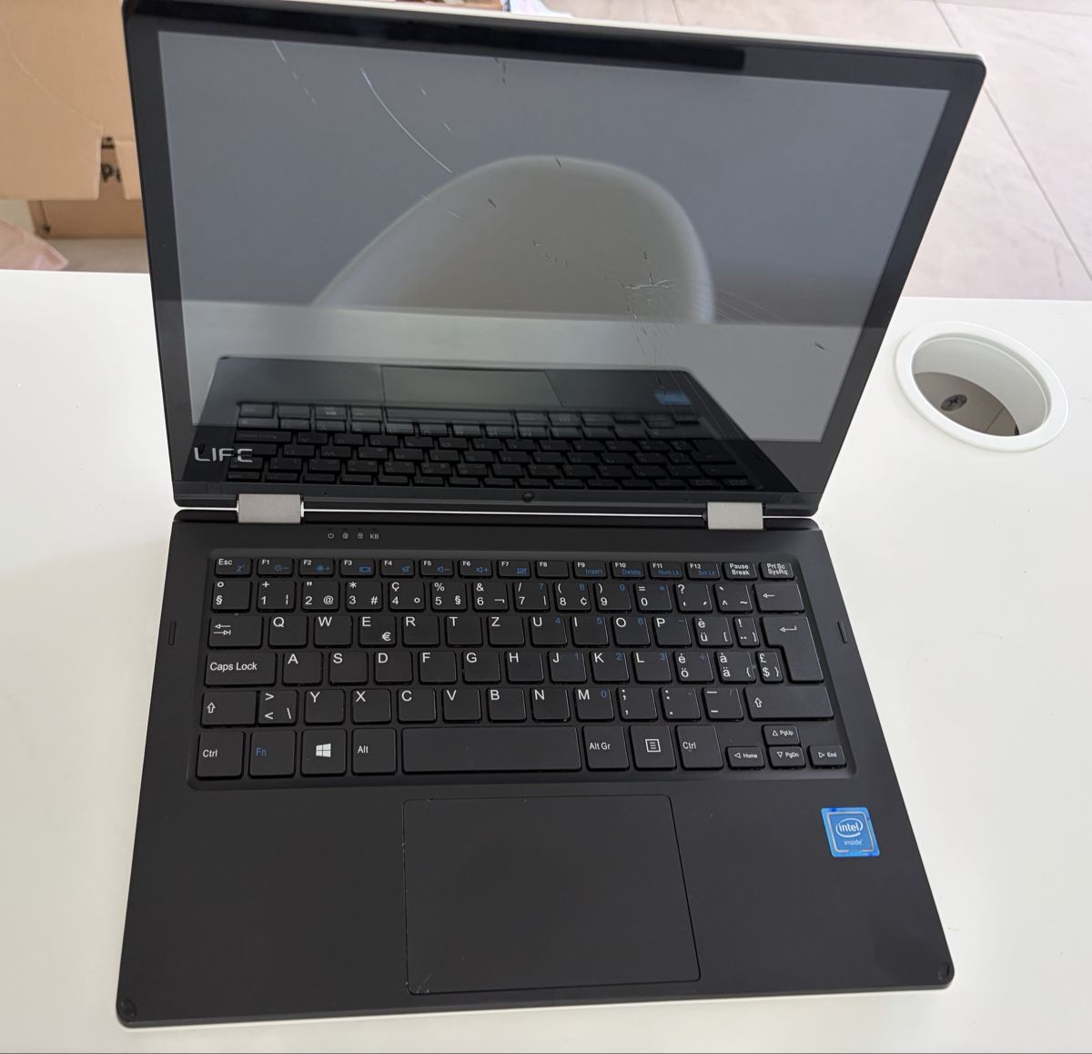 Notebook: LIFE E2215T Notebook mit Tasche und Netzteil – Usato da Nussbaumen AG venduto da aline.ha 1