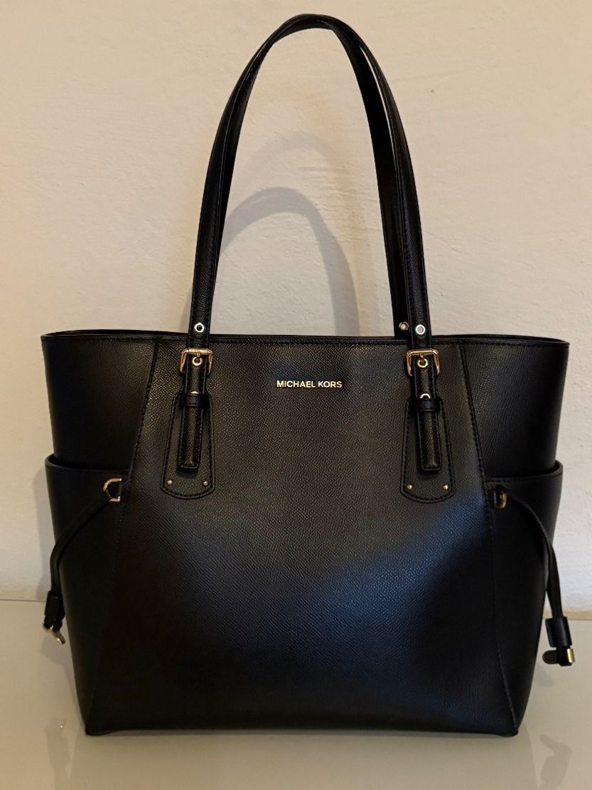 Michael Kors Borse da donna: Schwarz Lederhandtasche - Michael Kors – Usato da Langnau am Albis venduto da mha_2mts 1