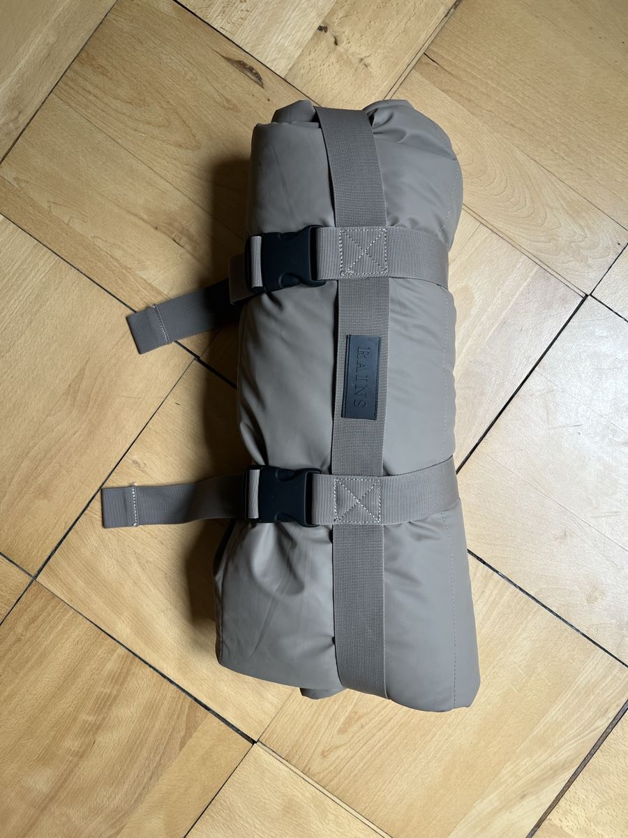 Decken: Rains Padded Blanket, Picknickdecke – Gebraucht aus Zürich von romcam 4