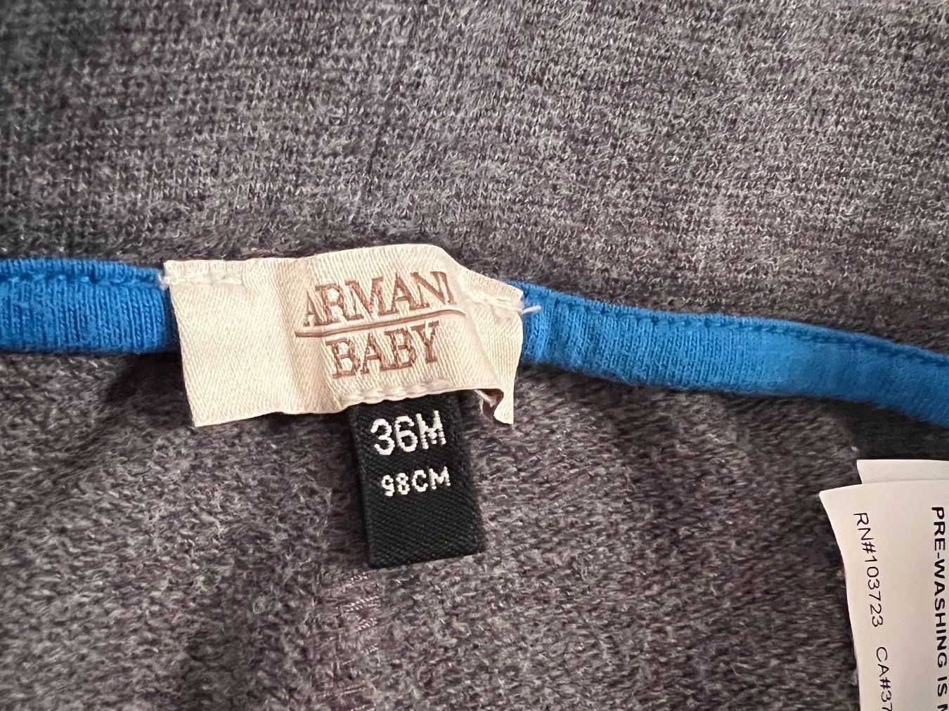 Armani Pantaloni: Armani tracksuit bottoms – Usato da Genève venduto da Kmattr 2