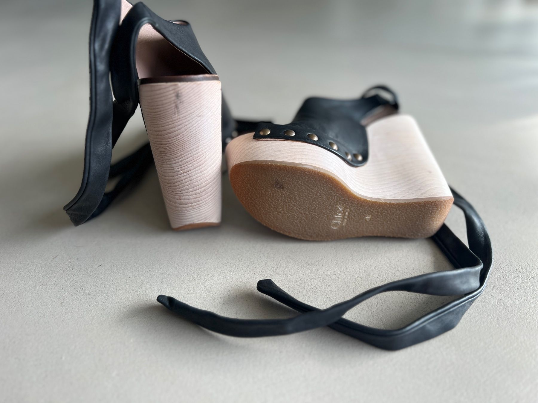 Chloé Scarpe da donna: Hammer Clogs von Chloé, ungetragen – Usato da Schaan venduto da Poltera 3