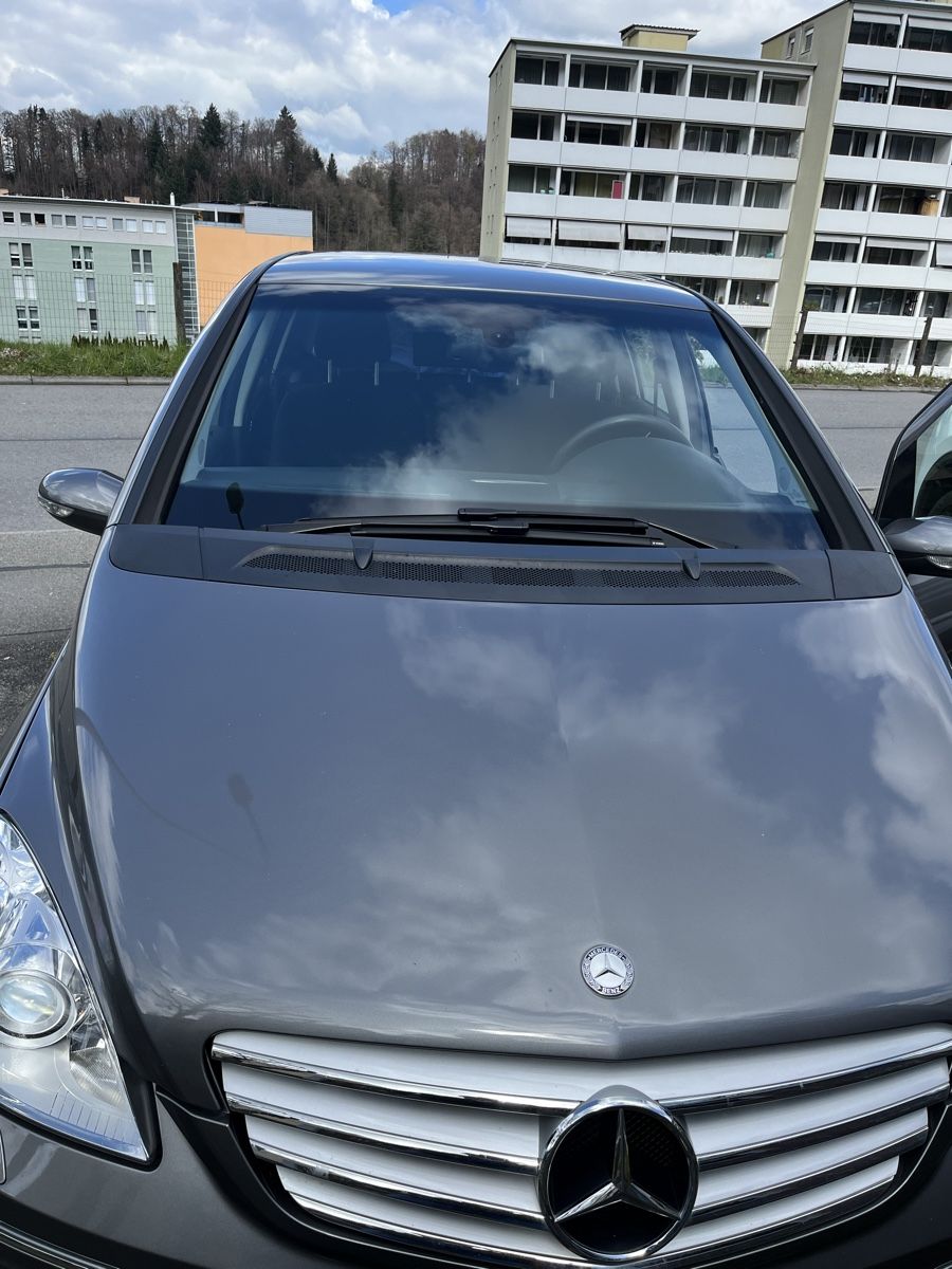 Mercedes-Benz Automobili: Mercedes Benz B170 – Usato da Luzern venduto da vuc_96p9 4