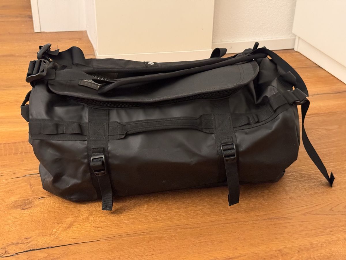 North Face Taschen: North Face Base Camp Duffel Bag Grösse S – Gebraucht aus Wetzikon ZH von MrGin 1