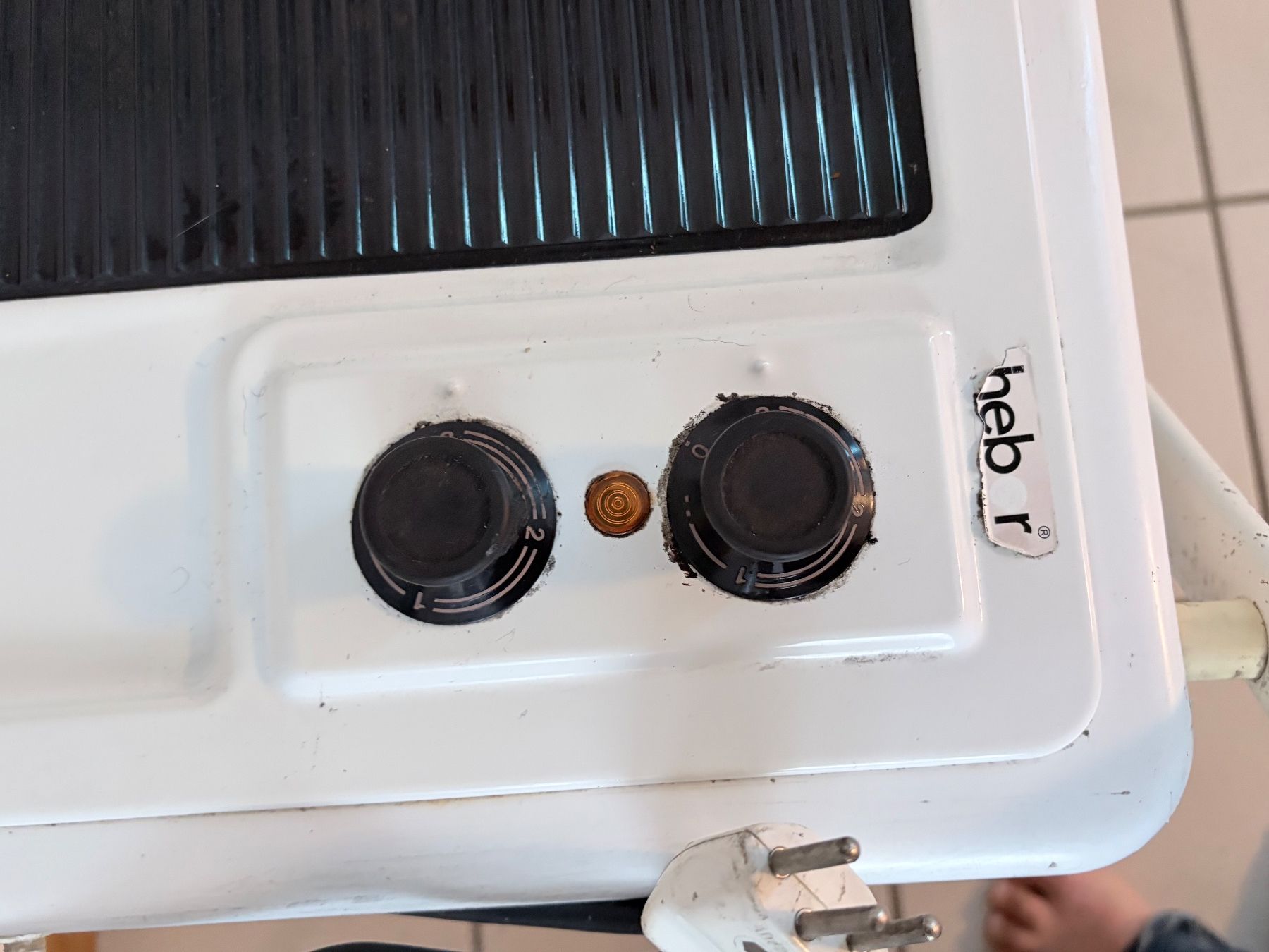 Appareils de cuisine: Grillwagen/ Warmhalteplatte – D'occasion à Zäziwil par Emlea 2