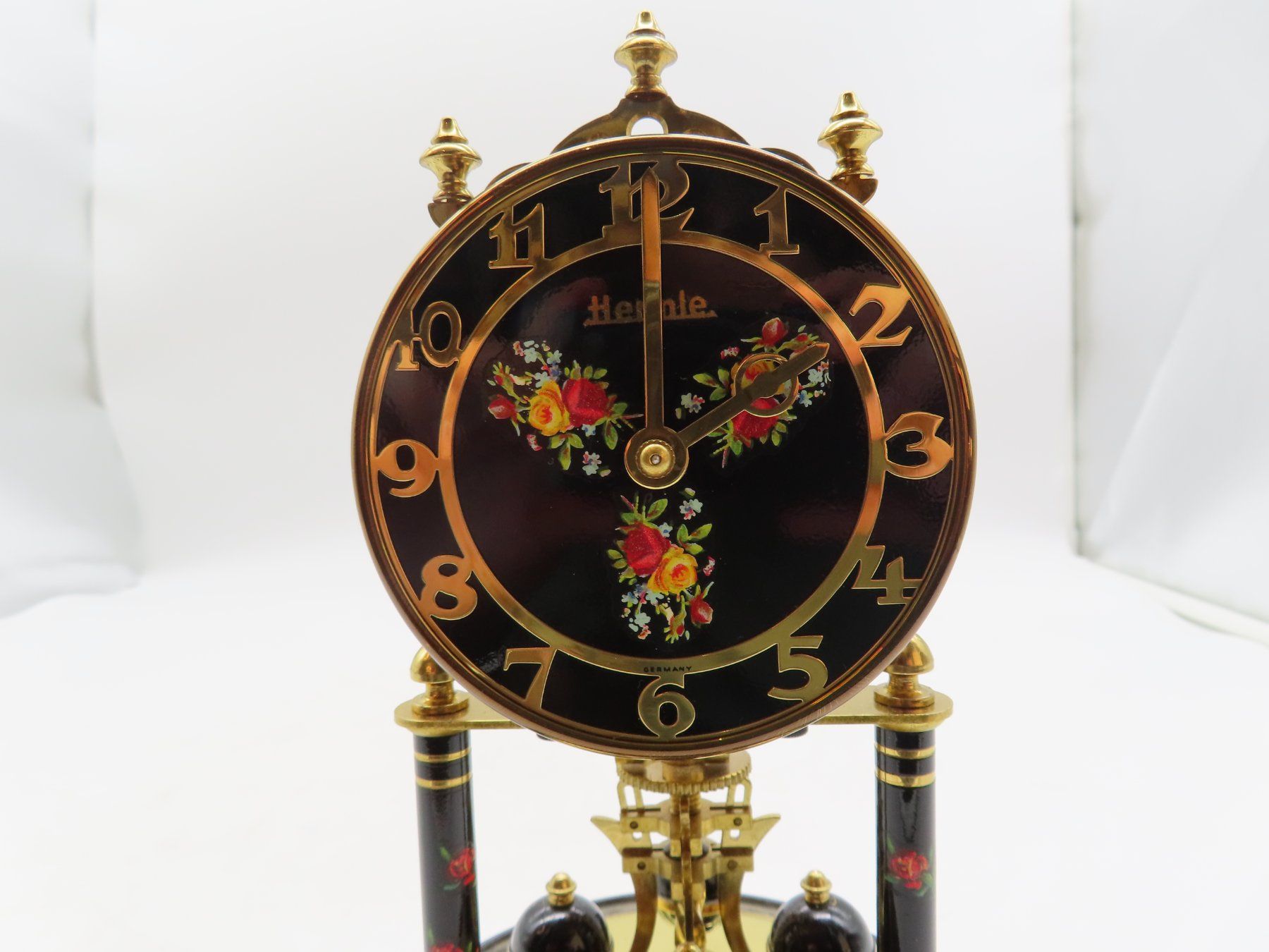 Pendules & Horloges murales: Schöne Hermle Uhr mit Drehpendel – D'occasion à Reinach BL par WBZ-Flohmarkt