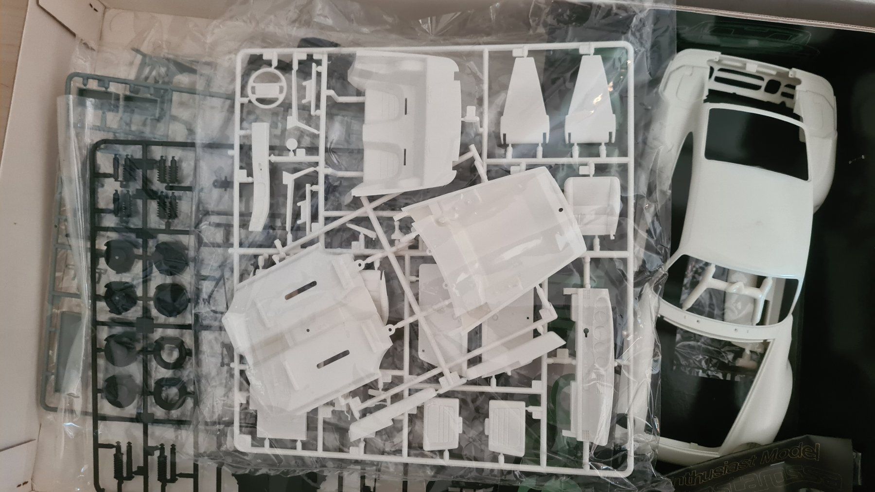 Kits de montage: 1:16 Porsche 959 - Fujimi Enthiusiast – D'occasion à Bassersdorf par jackbmw 4
