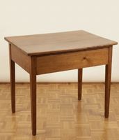 Antiker Tisch mit Schublade Massivholz guter Zustand