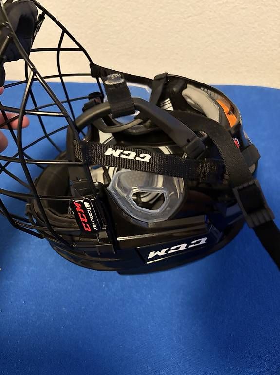 Ccm Caschi: Eishoxkeyhelm CCM grösse L – Usato da Wohlenschwil venduto da michi9999 3