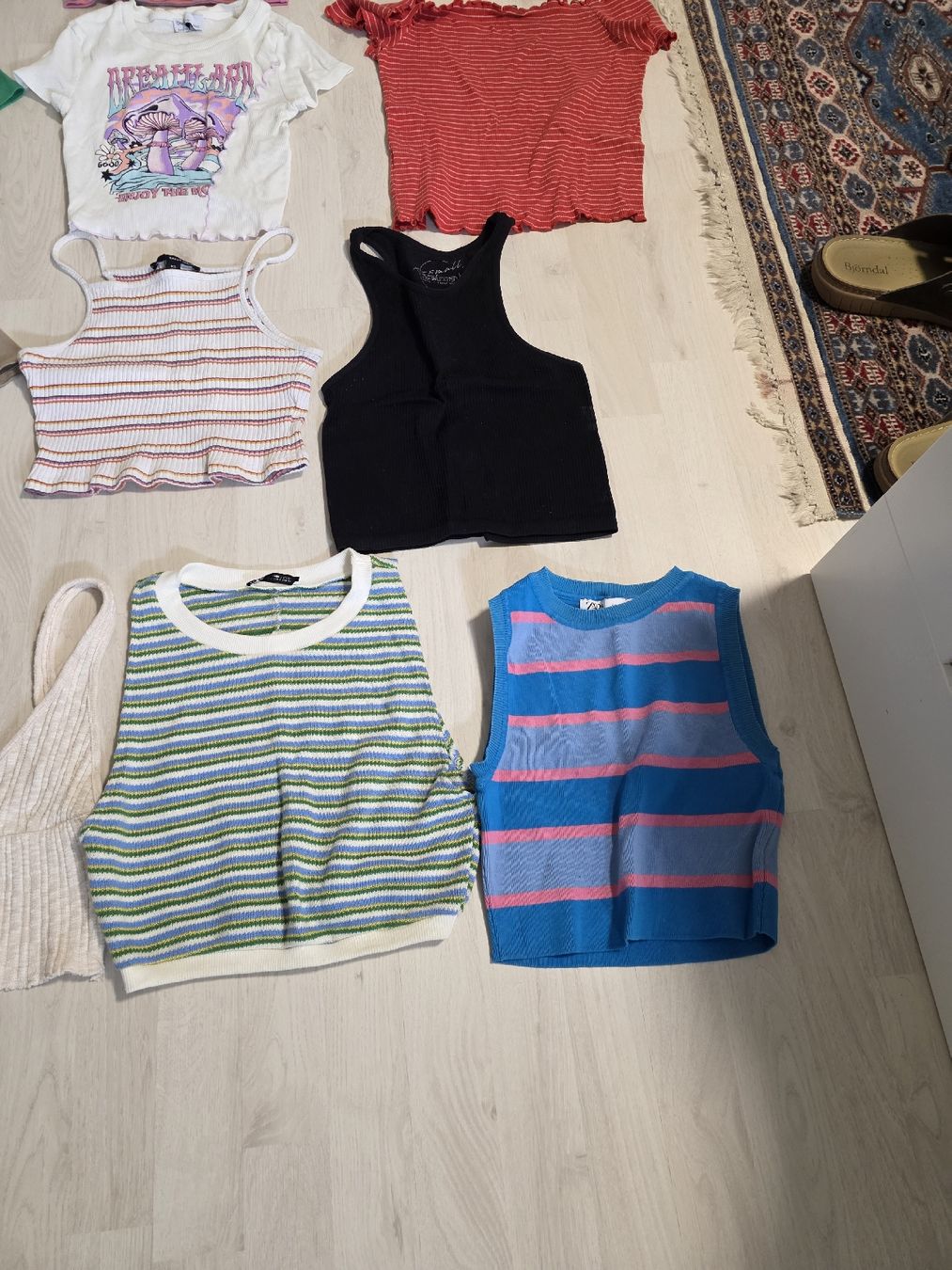 Lotti & Set di vestiti: Mädchen Sommer Oberteile - Kleiderpaket Gr.xs – Usato da Schöftland venduto da Aktion56 3
