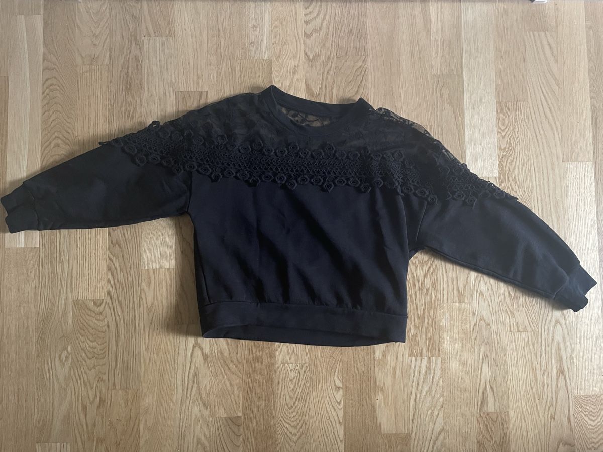 Cream Pulls & Sweat-shirts: schwarzer Pullover mit Spitze von Cream Gr S – D'occasion à Zürich par aha_v2zt