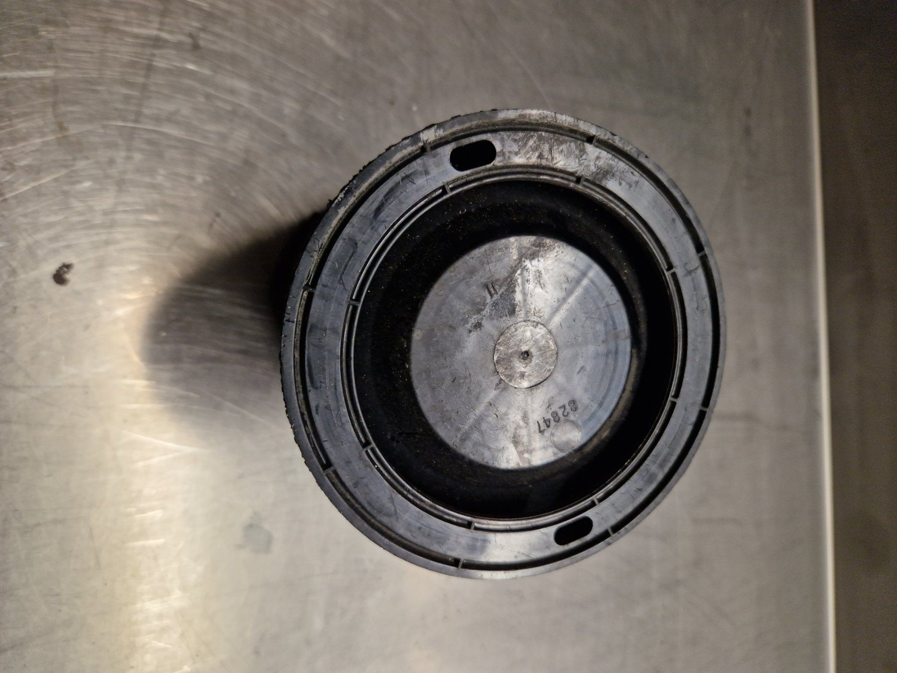 Opel Tutti pezzi di ricambio auto: Aktivkohlefilter Opel Frontera A 2.4 – Usato da Kerzers venduto da Ernst12345 1