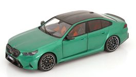 BMW M5 G90 seit 2025 Isle of Man grün met. / schwarz    1:18