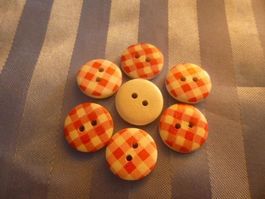10 Holzknöpfe Kölsch rot/weiss 15 mm