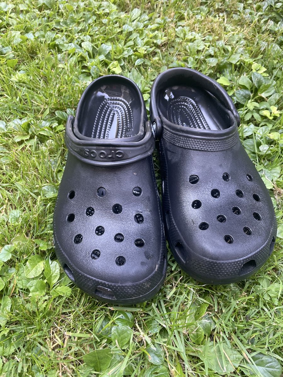 Crocs Chaussures hommes: Crocs schwarz, Gr. 9-11 – D'occasion à Zürich par debi28
