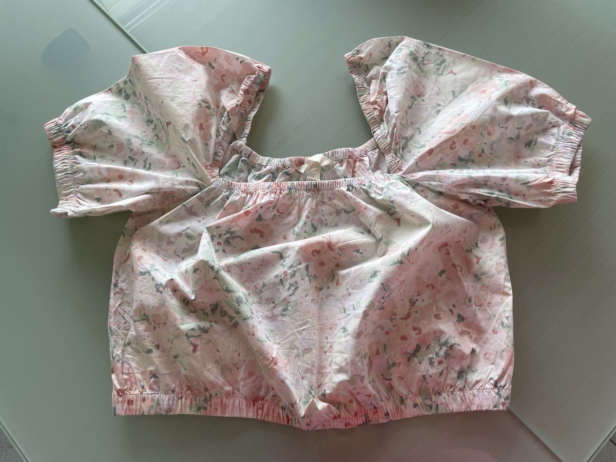 H&M Tops: Haut H&M à fleurs, taille S - neuf – Neu und originalverpackt aus Vuadens von Nina11