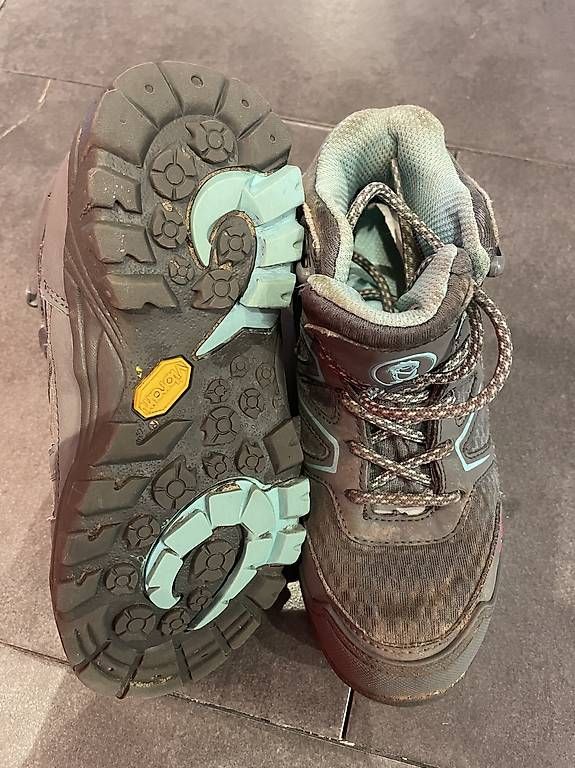 Vibram Chaussures garçon: Wanderschuhe Gr. 30 – D'occasion à Hergiswil LU par LaPiroque