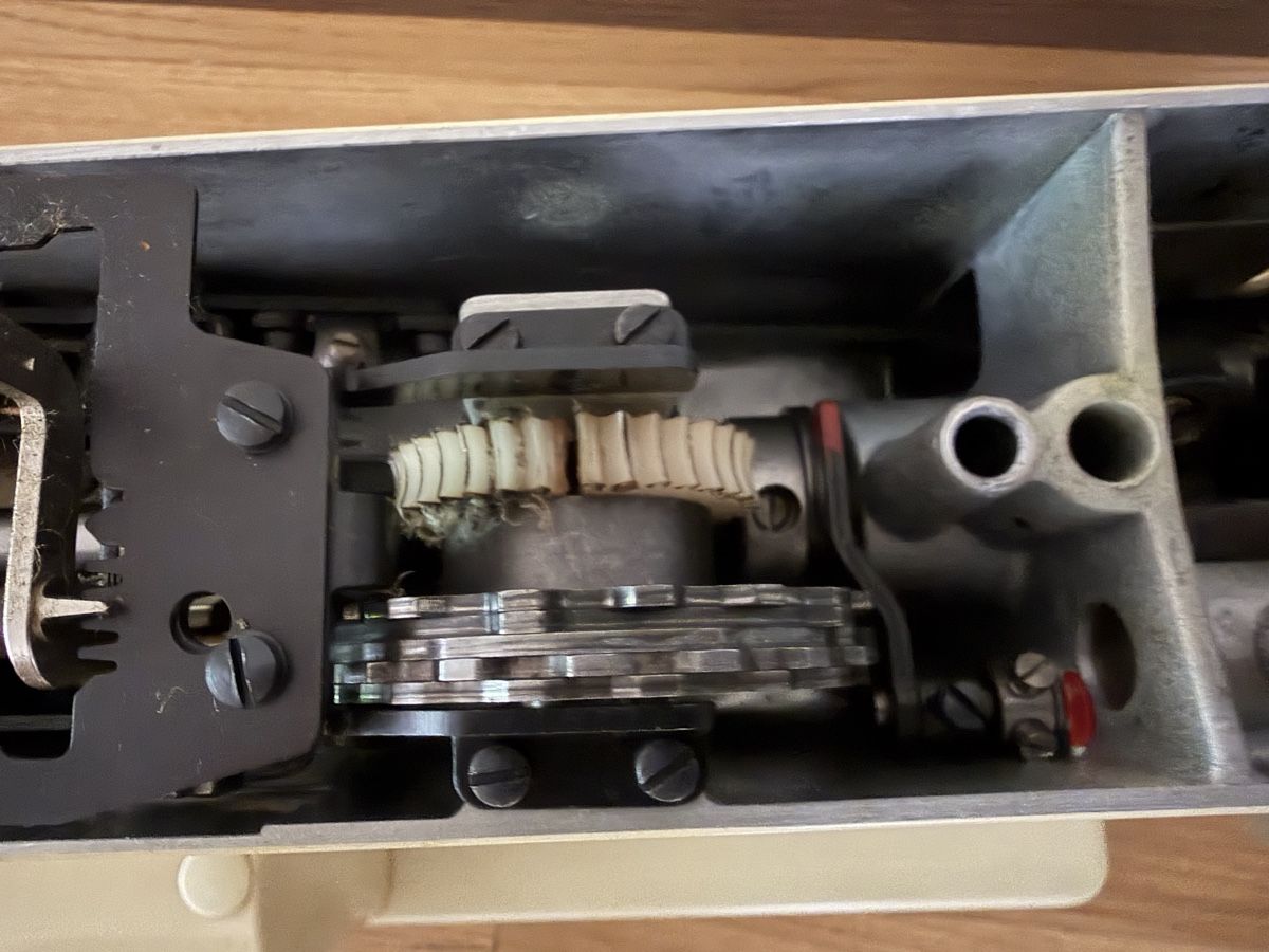Bernina Macchine da cucire: Bernina 707 – Usato da Schlieren venduto da MQ1965 4