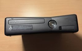 Xbox 360, détecteur mouvement, manette et 9 jeux
