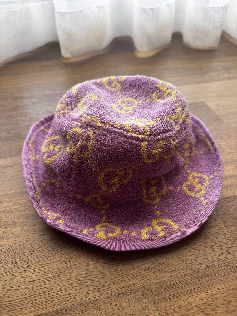 Gucci Hüte, Mützen & Caps: Gucci Bucket Hat Lila Gelb – Neu (gemäss Beschreibung) aus Jona von ani_wq5d 1