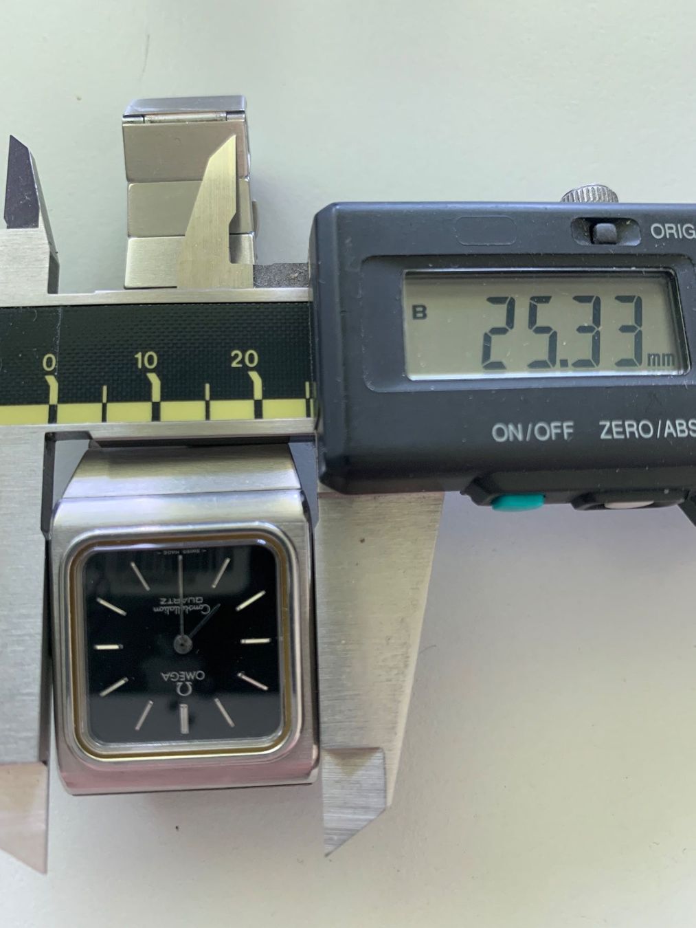 Omega Uhren: Omega Constellation Quartz – Defekt aus Zürich von rayberg 8