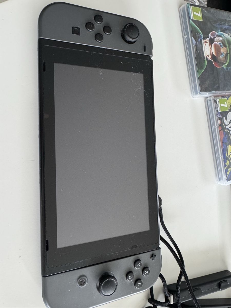 Nintendo Console: Nintendo Switch V1 hac-001 – Usato da Conthey venduto da northernlights 1