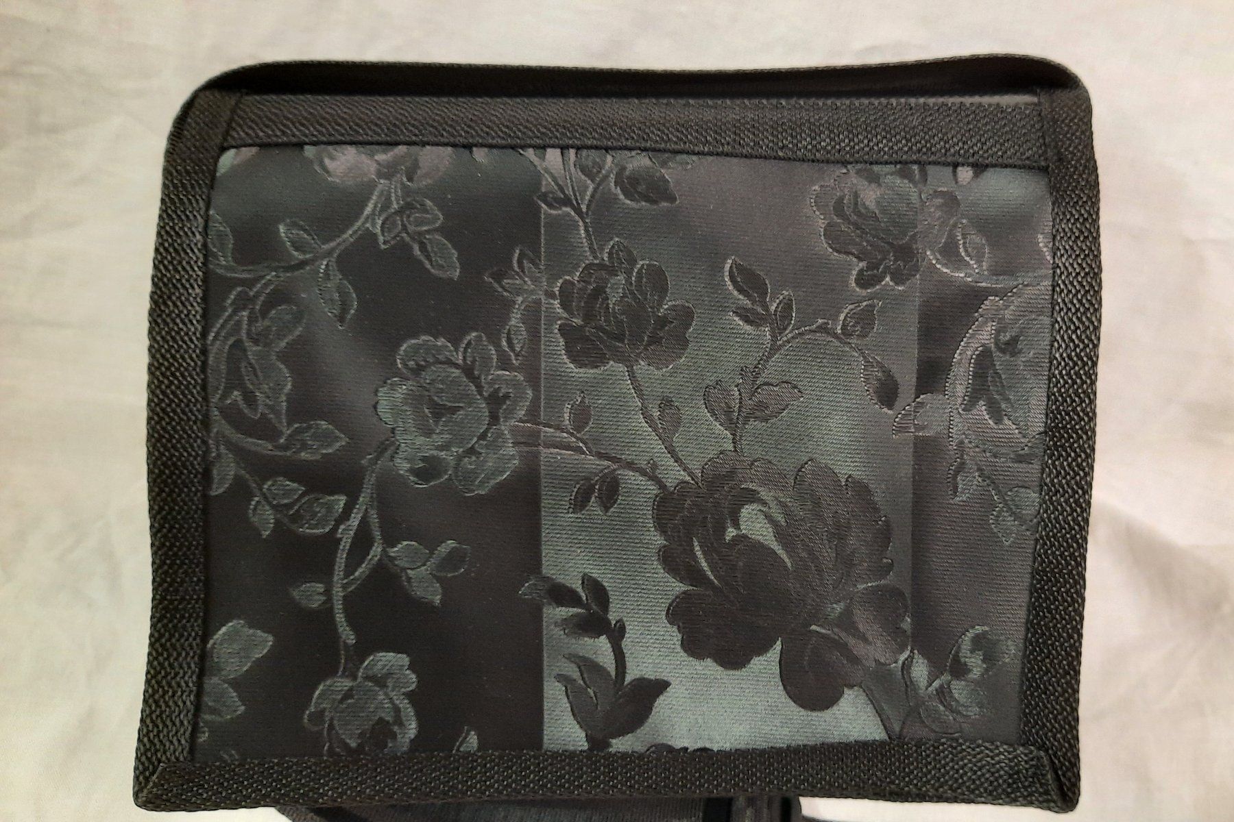 Taschen für Damen: Blachenhandtasche  Neu CHF.28.00 – Neu (gemäss Beschreibung) aus Spreitenbach von Margot-09 1