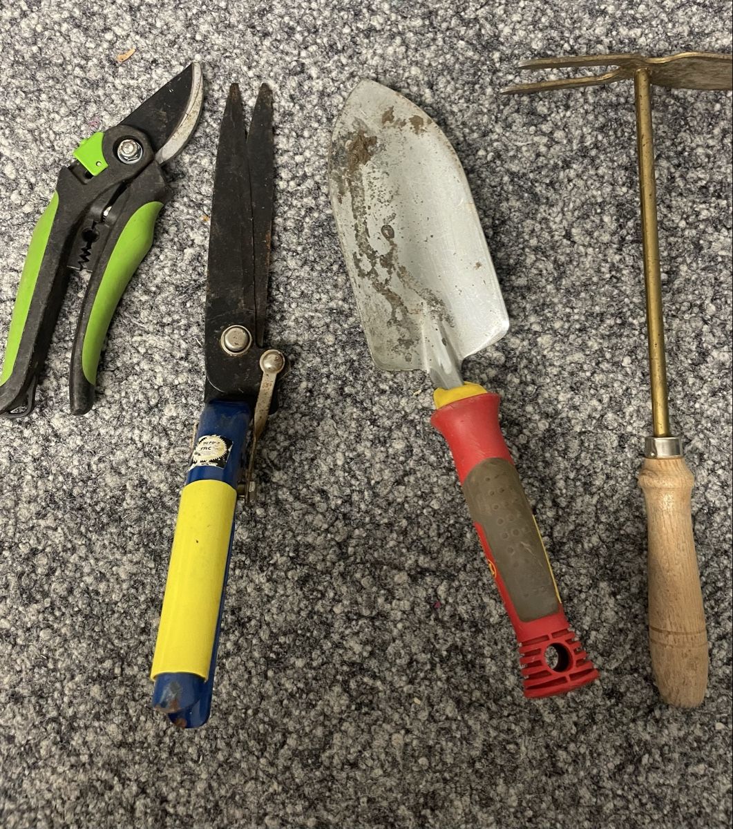 Alle Werkzeuge: Gartengeräte Set 4-teilig gute Gebrauchtware – Gebraucht aus Au ZH von Jaggy4 1
