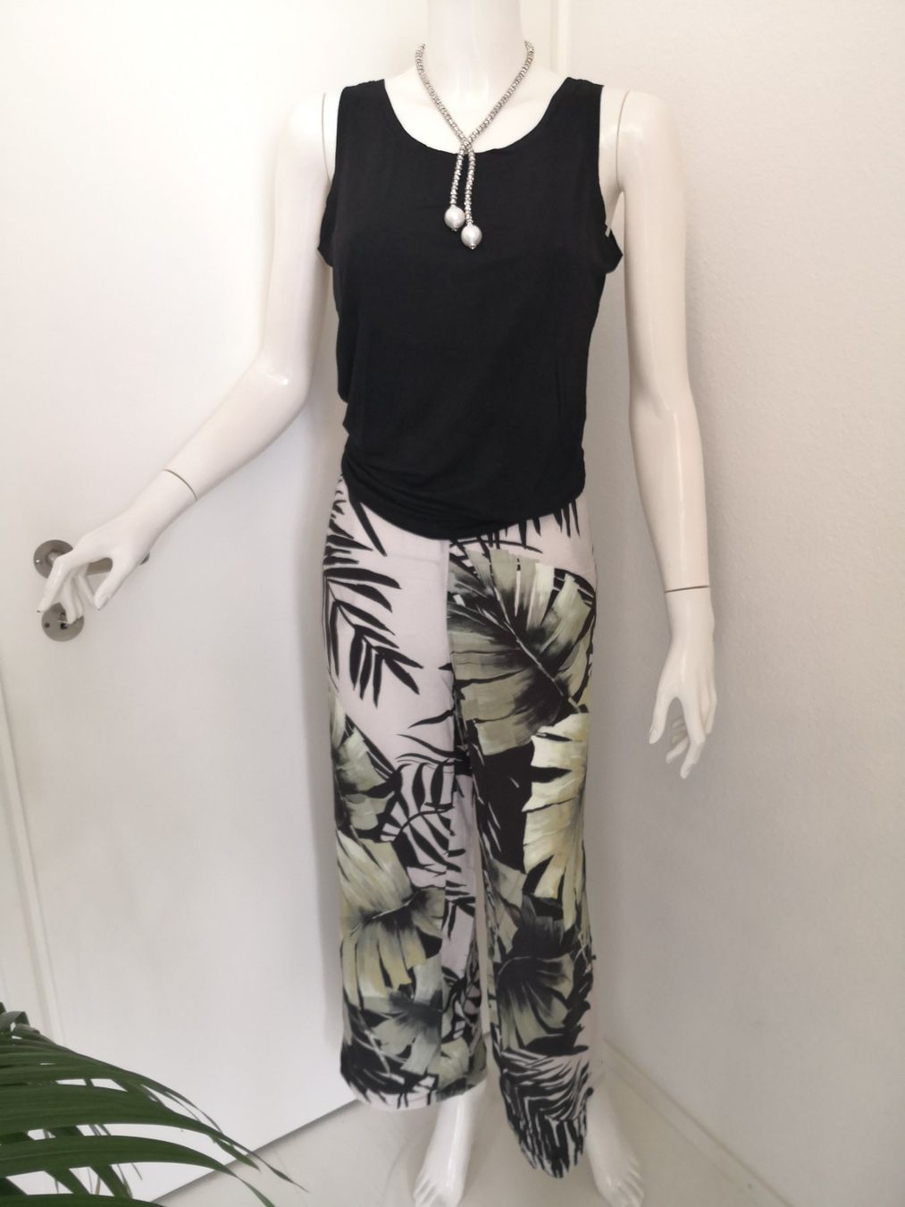 Top: 🤩NULU TOP SCHWARZ – Nuovo (secondo la descrizione) da Olten venduto da Naja-Twins-Twins 6