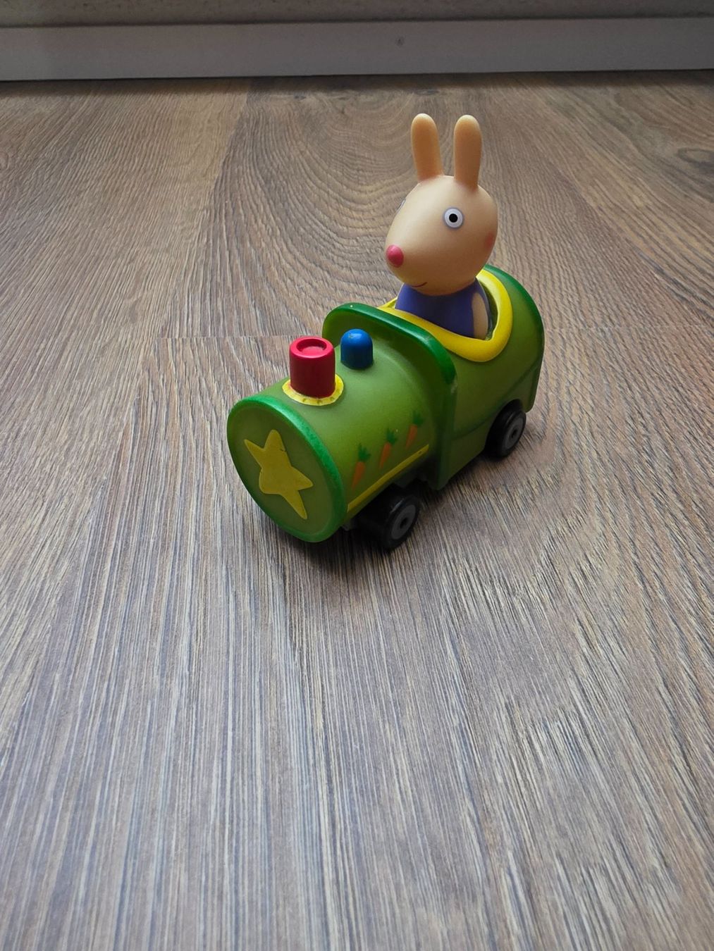 Giocattoli: Peppa Pig Karottenzug, Auto – Usato da Nebikon venduto da Japostyle
