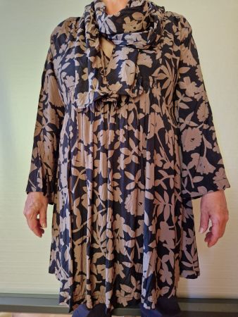 Bluse V Ausschnitt mit passendem Schal