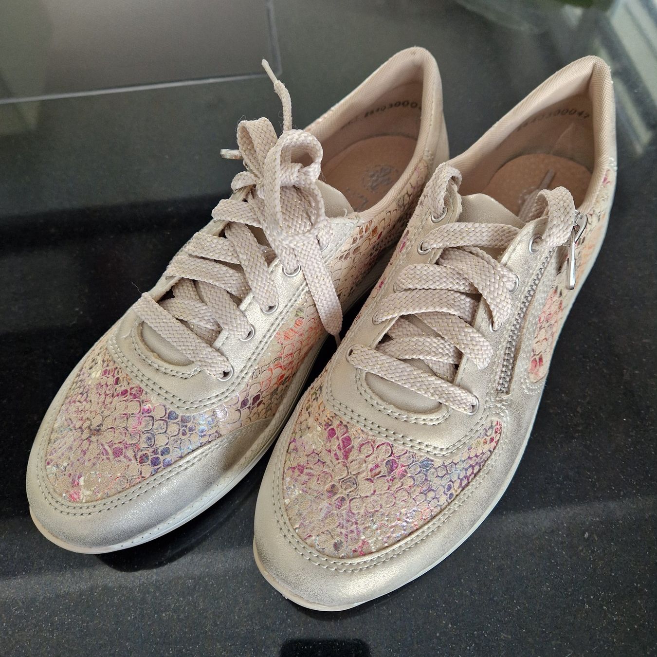 Rieker Damenschuhe: Rieker Sneaker, Gr. 37, Gold – Gebraucht aus Gränichen von sunchi07