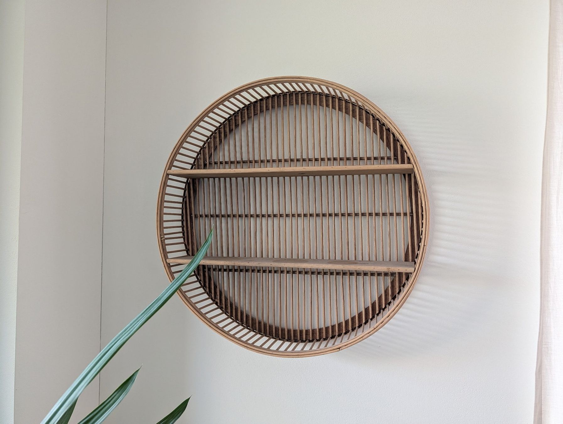 Scaffali: Rundes Wand-Regal aus Bambus – Usato da Horw venduto da Frostbutts