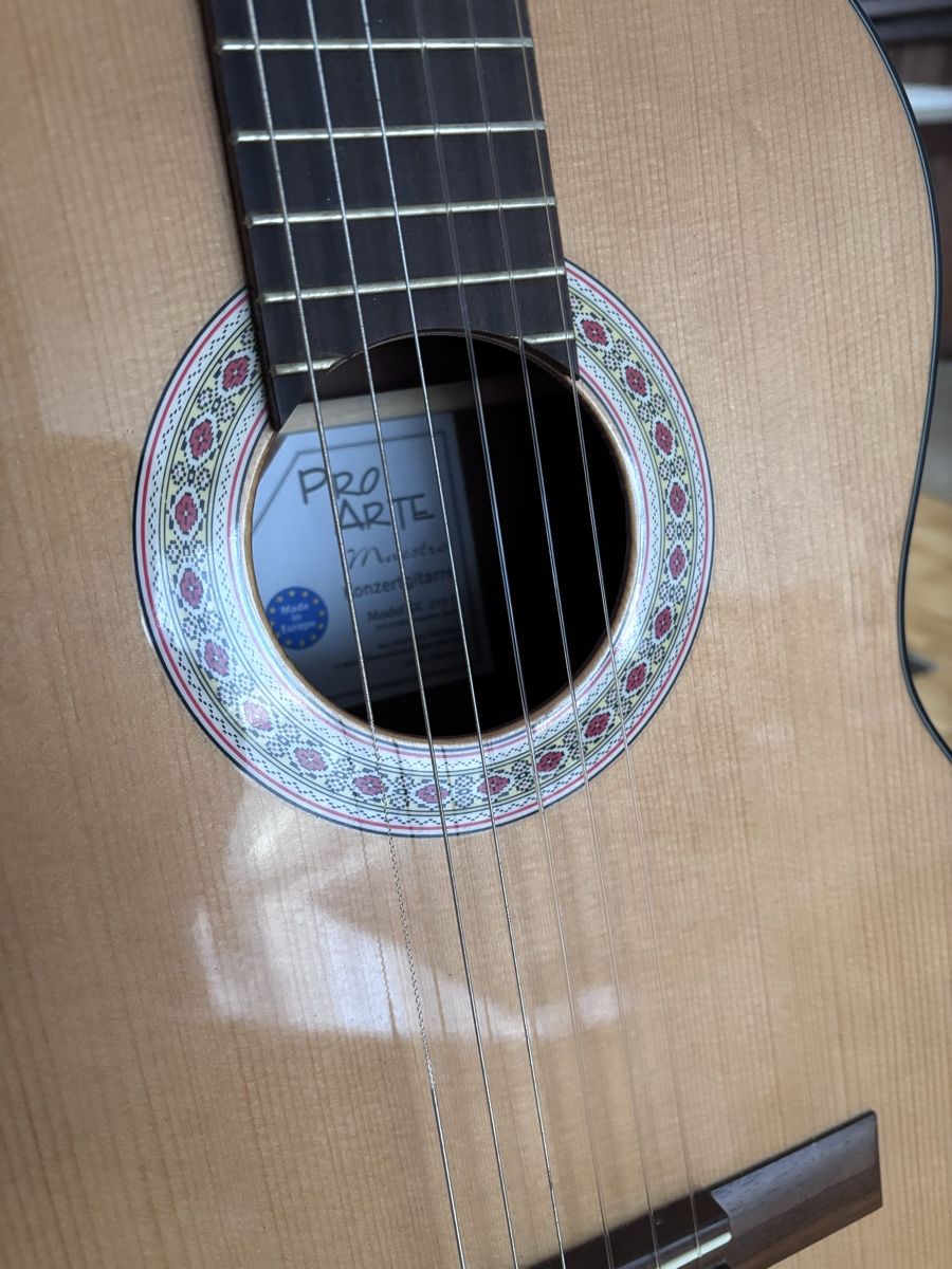 Musikinstrumente: Akustische Konzerte Gitarre  – Neu und originalverpackt aus Adlikon b.Regensdf von lov_f2n7 1