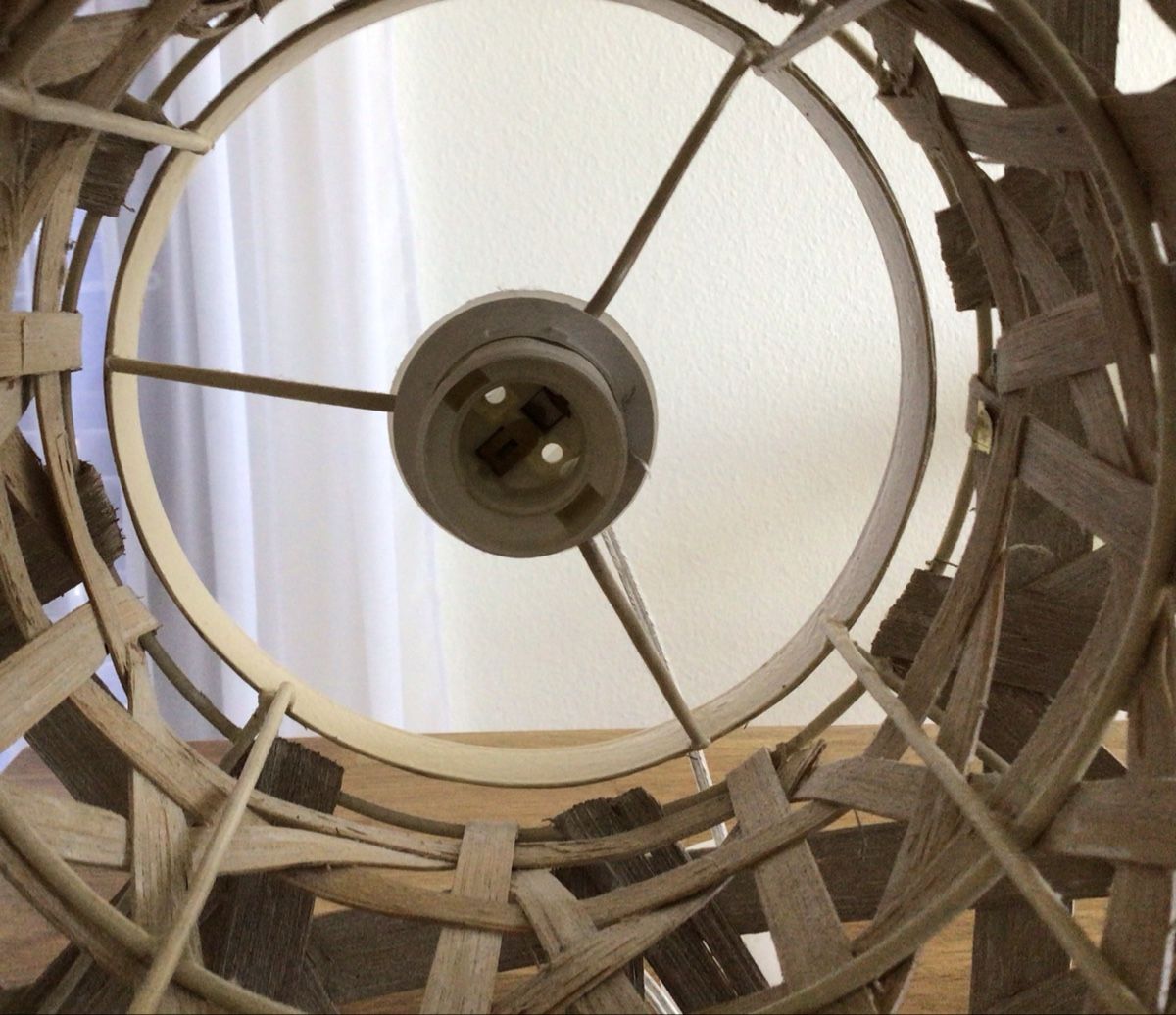 Lustres & lampes de plafonds: Hängelampe/Pendellampe mit Holzgeflecht – D'occasion à Oberwil BL par Brichri3001 3