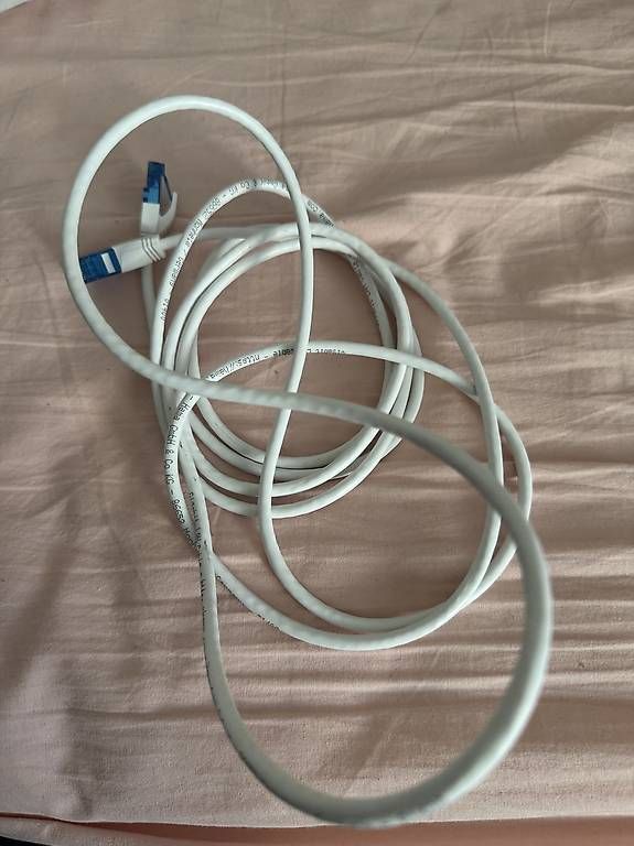 Cavi: Patchkabel / Netzwerkkabel /LAN Kabel 3 Meter – Usato da Biel/Bienne venduto da Mia2025