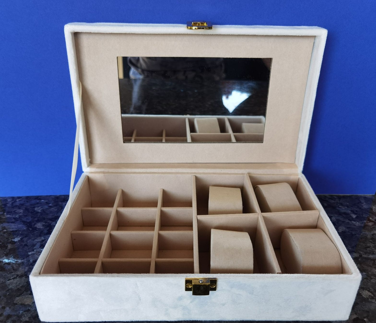 Sonstige Dekorationen & Accessoires: Schmuckdose Jewellery Box Schmuck Box – Neu und originalverpackt aus Uerkheim von Kaufoption