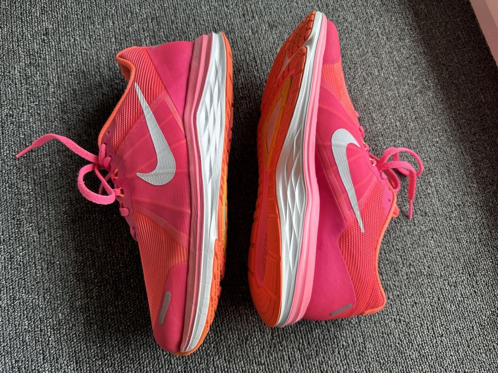 NIKE Dual Fusion Femme taille 40.5 rose Acheter sur Ricardo