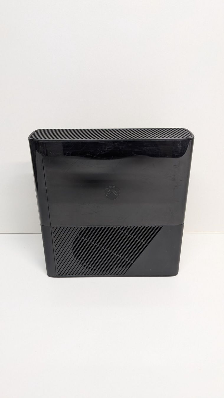 Microsoft Konsolen: Microsoft Xbox 360 E Konsole, 228 GB – Gebraucht aus Menziken von mame18 2