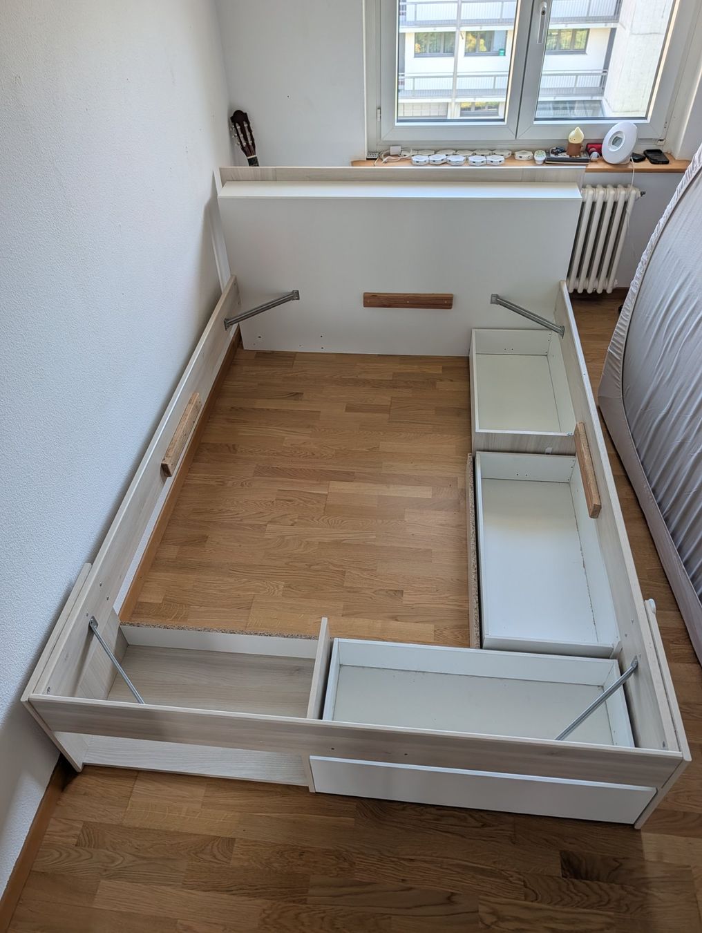 Betten: Bettgestell 140x200 – Gebraucht aus Horgen von snowflakekite
