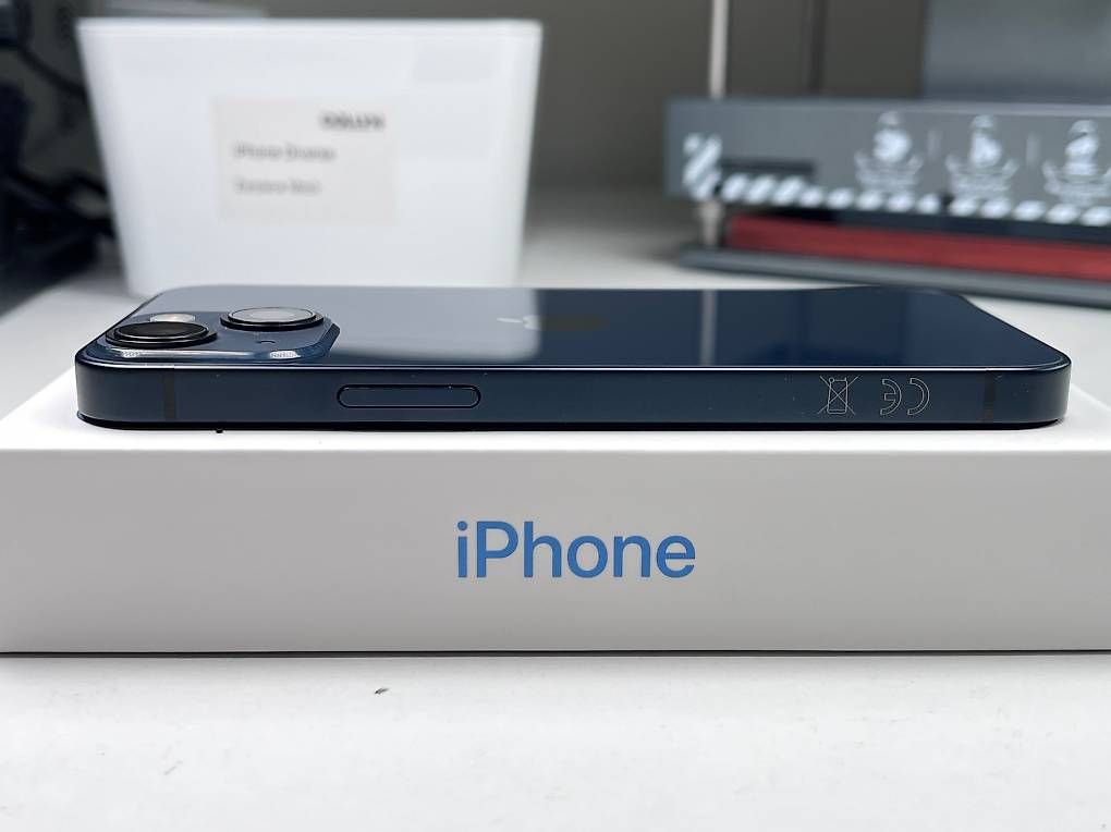 Apple Telefoni cellulari / Smartphones: iPhone 13 Mini | 128 GB | Midnight | Premium-Zustand – Usato da Widnau venduto da collynrefurb 2