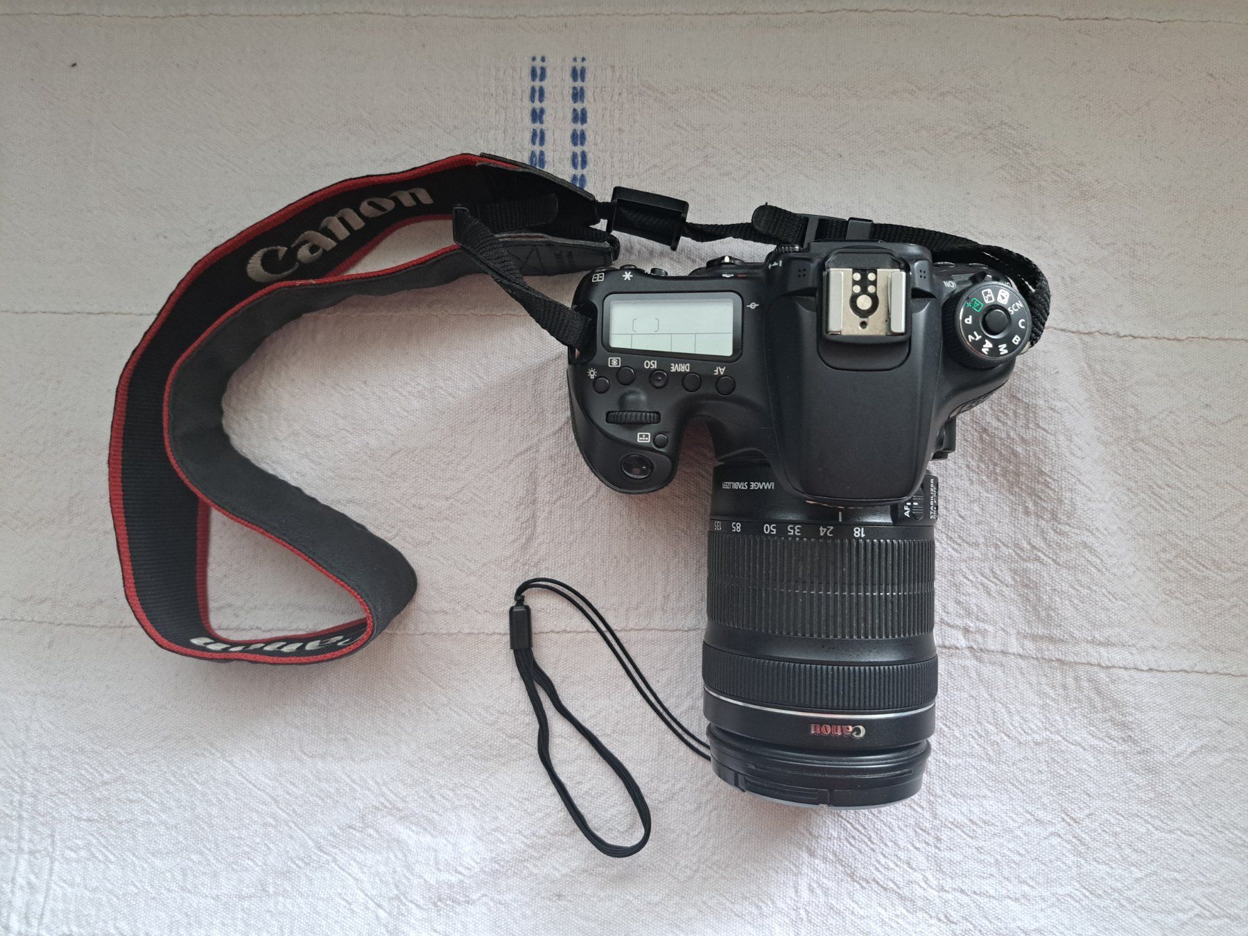 Canon Fotocamera: Canon EOS 70D 20.2MP DSLR - 18-135MM ZOOM LENS - CAMERA BAG – Usato da Lausanne venduto da Sunny_tape